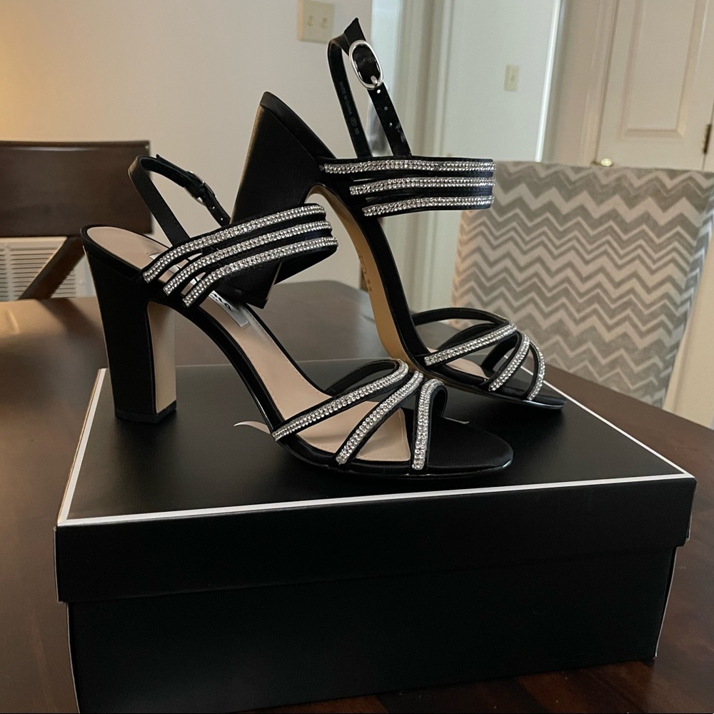 Womens Nina black/jeweled dress sandal. 3” block heel. NWOT 8.5